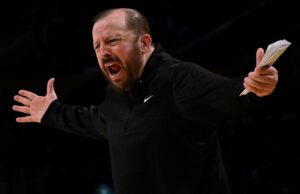 La frustración de Knicks se hierve cuando Tom Thibodeau y Josh Hart entran en intercambio acalorado durante la pérdida ante los guerreros
