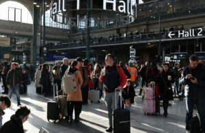 Bomba inexplicada de la Segunda Guerra Mundial encontrada en Gare du Nord en París Halts Trains