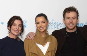 Coleen Rooney Entre I'm A Celeb Stars se acerca a Danny Jones