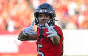 Buenos deportes: Jalen McMillan en Fresno después de la temporada de novato de la NFL con Buccaneers