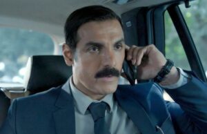 'John Abraham no se quita la camisa'