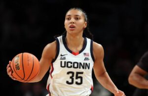 Azzi Fudd todavía indeciso al regresar a UConn o Turning Pro