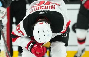 El centro de New Jersey Devils Jack Hughes sale de la pérdida con lesiones