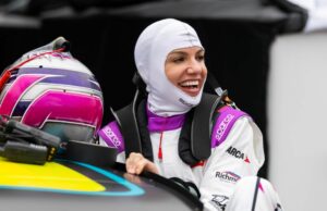 Katherine Legge será la primera mujer en conducir la carrera de la Copa NASCAR desde '18