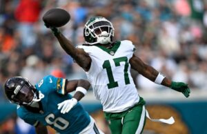 Jets continúa revisando, lanza WR Davante Adams