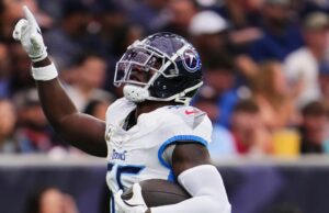 Los Cowboys adquieren LB Murray de Titans, CB Elam de Bills