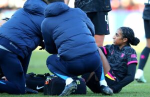 Naomi Girma de Estados Unidos salió del equipo del Chelsea para la final de la Copa de la Liga