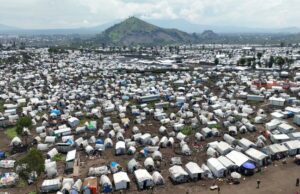 World News en breve: Fresos frescos en el este de DR Congo, actualización comercial global, elecciones en el automóvil, Pakistan Train Hankack