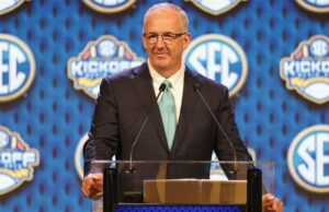 Greg Sankey espera 14 ofertas de torneo de la NCAA para la SEC 'Unicornio'