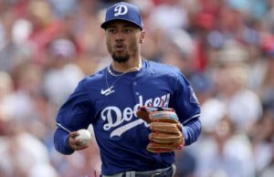 Mookie Betts todavía luchando con una enfermedad, podría perderse el abridor