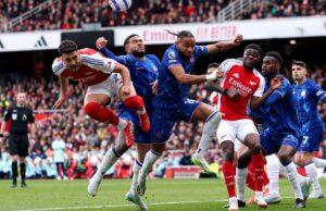 Arsenal venció al Chelsea en Derby que mostraba los defectos de ambos lados