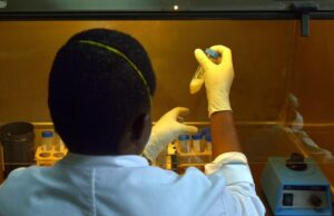 El nuevo libro explora los fracasos de la lucha contra la tuberculosis en todo el mundo