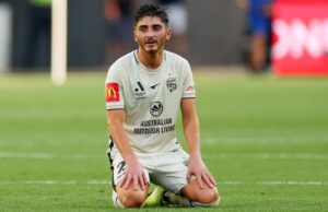 Josh Cavallo, primer jugador masculino abiertamente gay, revela amenazas diarias de muerte