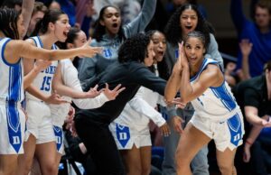 Duke llega a Sweet 16 sobre Oregon con Toby Fournier.