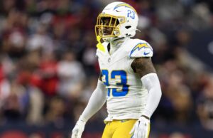 Cargadores para volver a firmar a S Tony Jefferson