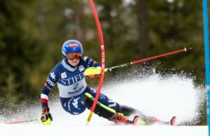 Mikaela Shiffrin gana la 101ª victoria de la Copa Mundial en la última carrera de la temporada desafiante