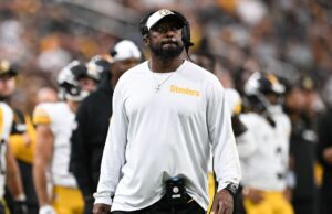 Steelers explorando todas las opciones para completar la habitación QB