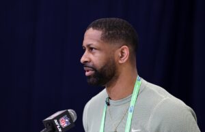 Andrew Berry: Es “improbable” Browns cambiará al número 1, abierto a cualquier cosa en el número 2