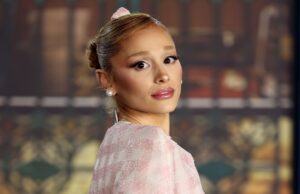 Ariana Grande se burla de su cortometraje futurista más adelante en los días por delante; Singer Transitione a su versión anterior