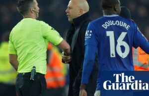 Decía que Slot le dijo al árbitro Oliver: 'Si no ganamos la liga, te culparé' | Liverpool