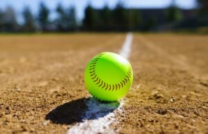 Puntajes de béisbol y softbol de la escuela secundaria del sábado