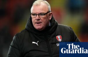 Steve Evans despidió por Rotherham después de la derrota en casa por 4-0 ante Crawley | Rotherham