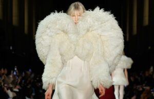 Seán McGirr muestra un lado más suave de McQueen