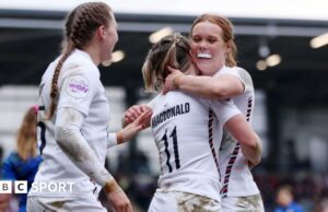 Seis naciones femeninas 2025: Inglaterra 38-5 Italia: los anfitriones comienzan la defensa del título con una victoria en York