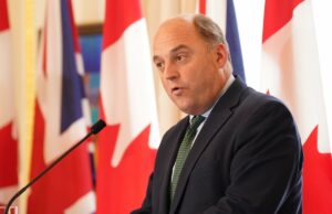 “No es el fin del mundo si nos deja de la OTAN”, dice el ex secretario de defensa Ben Wallace