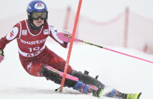La primera victoria en la Copa del Mundo para Truppe es cuando Shiffrin rompe otro récord