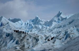 Día mundial del glaciar: trekking el hielo azul de Perito Moreno en Argentina