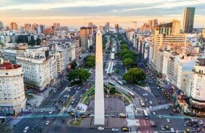 El mundo de Sam Altman está haciendo crecer su App Store