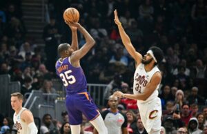 Durant obtiene 42 como Suns Eclipse Cavs