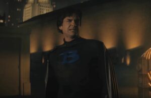 Jason Bateman protagonizando un anuncio de seguro con temática de Batman, y en realidad estoy cavando cómo se ven Joker y los otros villanos del cruzado de la capa.