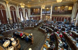 Iowa Bill puede obligar a las escuelas públicas a dejar que los estudiantes privados presten deportes