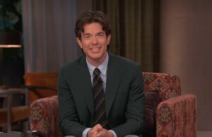 Por qué John Mulaney siempre usa un traje cuando hace un stand-up 'en este trabajo de entretenimiento'