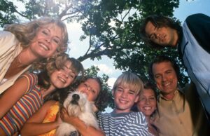 '7th Heaven's Jeremy London defiende a Stephen Collins en la serie ID