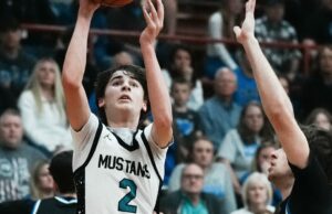 North Oldham Tops Walton-Verona en la octava región semi