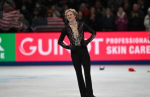 Ilia Malinin defiende el título del campeonato mundial de patinaje artístico