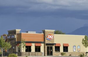 Cómo anotar una tormenta de nieve de 85 centavos en Dairy Queen