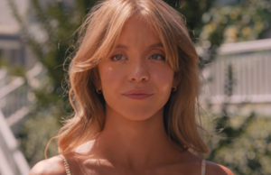 Ciertamente se ve como el clima de vacaciones de primavera en el impresionante Bikini Post de Bikini de Sydney Sweeney