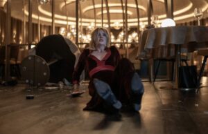 Meghann Fahy es acosado por un memelord