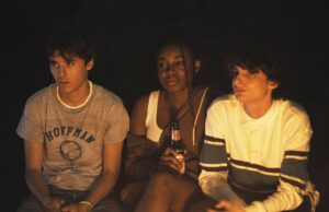 Finn Wolfhard al final de Stranger Things, codirigiendo su nueva película