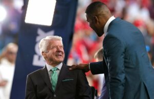 Jimmy Johnson, de 81 años, anuncia la jubilación de Fox Sports