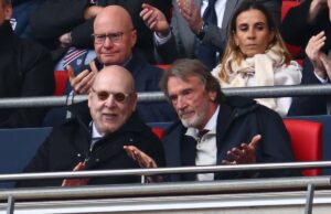 Sir Jim Ratcliffe se ha convertido en el fuego de los Glazers, y eso les queda bien