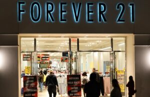 ¿Forever 21 está cerrando? Dentro de la segunda bancarrota de la cadena – Hollywood Life