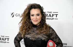 Alyssa Milano se une a la comedia de Bobby Farrelly 'Driver's Ed'