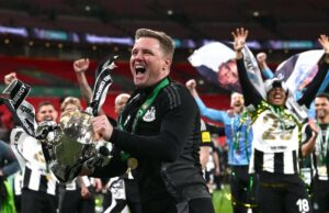 Dentro de la gloria de la Copa Carabao de Newcastle United-Shearer's Text, Howe's Banner and Tactics, y una presentación de diapositivas de medio tiempo