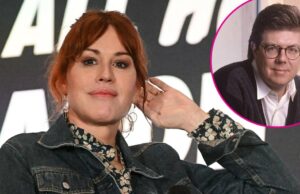 Molly Ringwald dice que ser la musa de John Hughes cuando era adolescente era “peculiar”