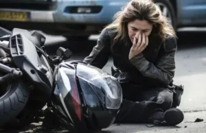 Cómo presentar una demanda por accidentes de motocicleta